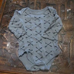 Grey bow and arrow long sleeve onesie